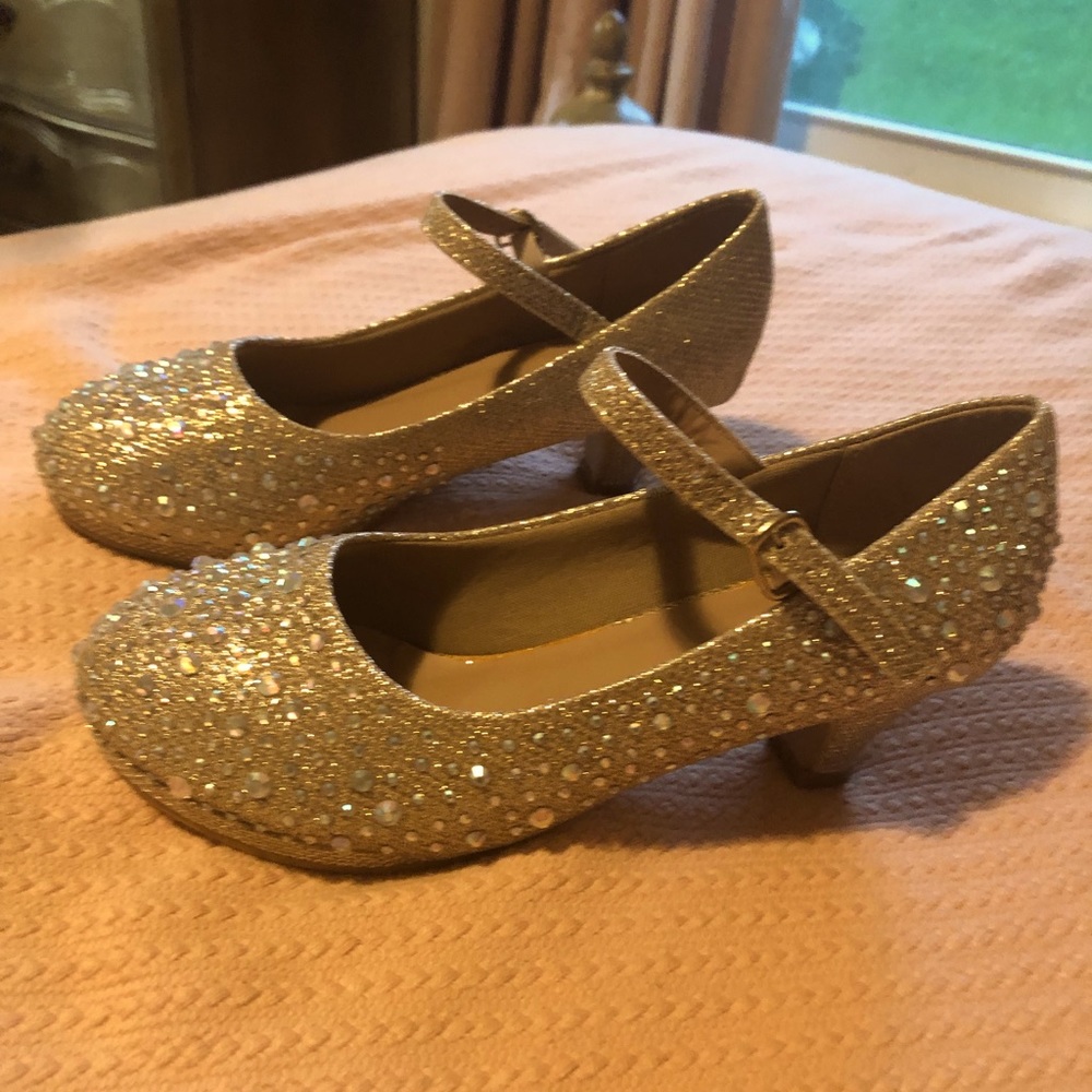 Girl’s champagne color kitten heels